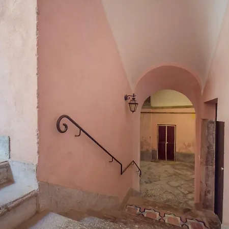 Corte's House Konukevi